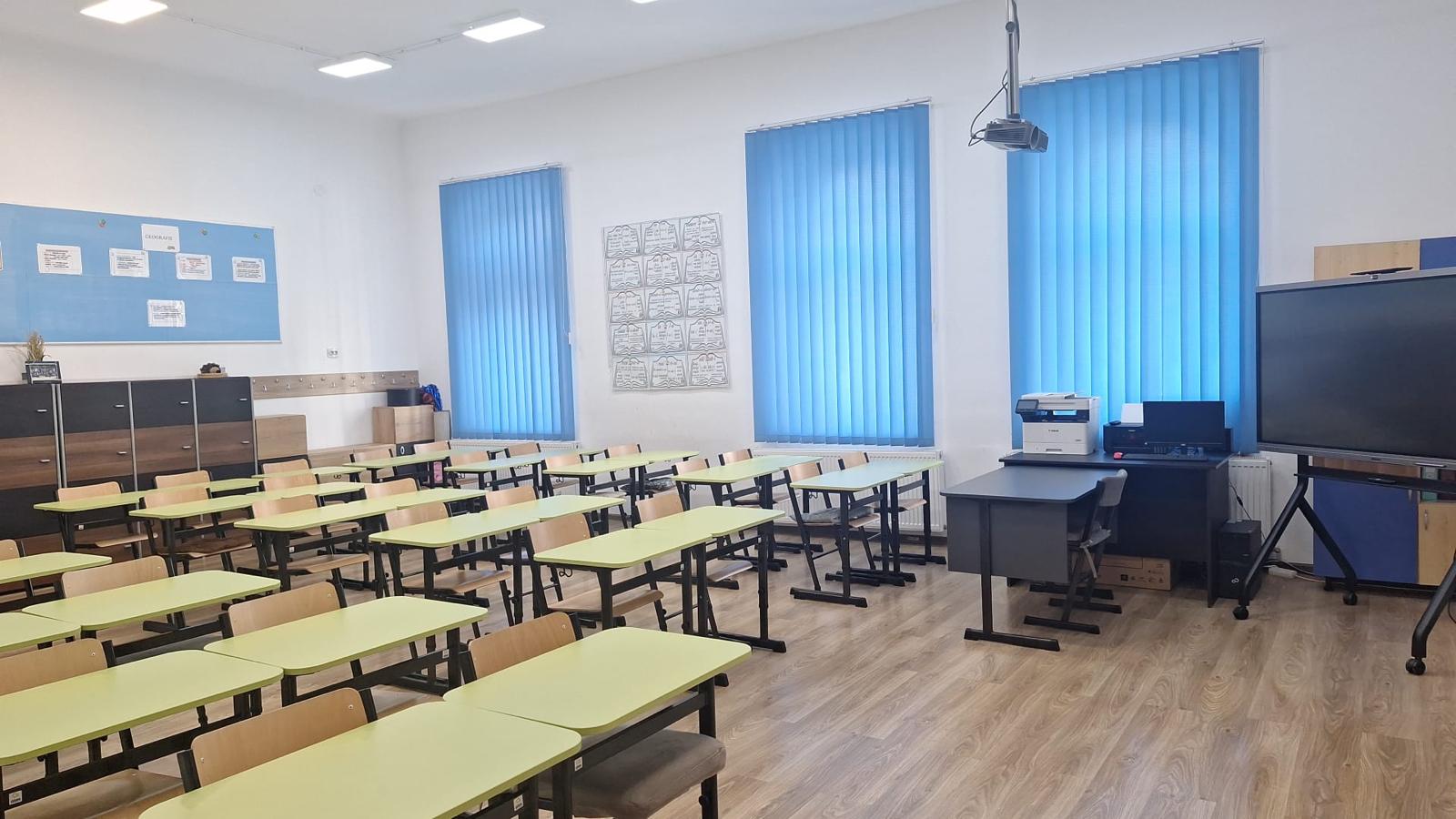 58369b2e64f108315.44017801